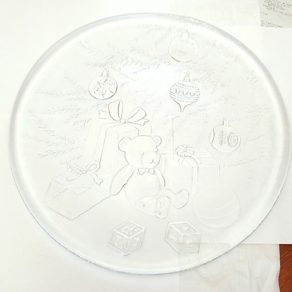 Vintage Christmas Tree with Teddy Bear server plates.